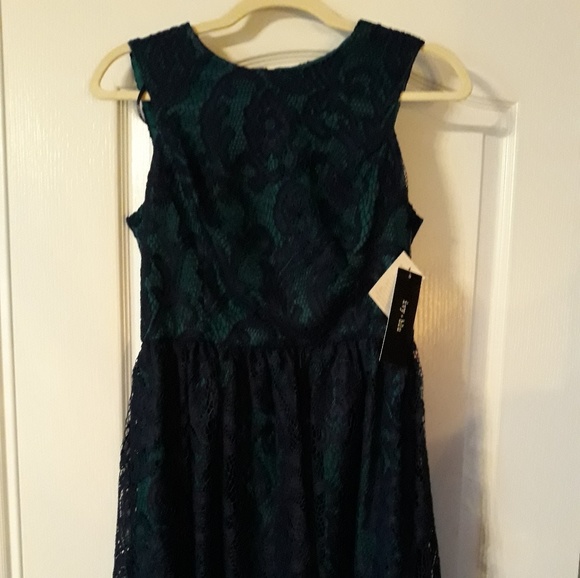 Dress - Picture 4 of 5